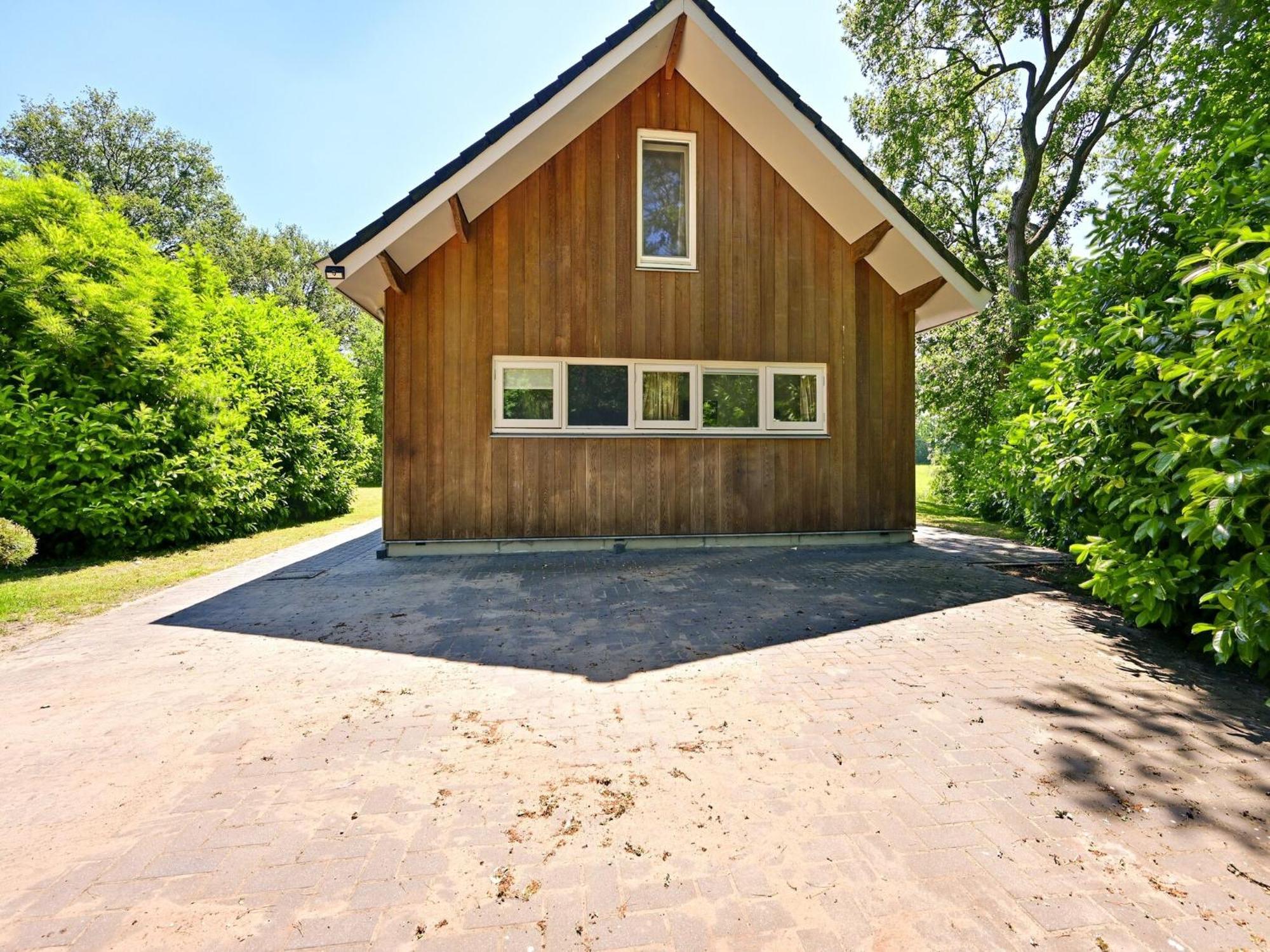 Chalet With Gorgeous View Of The Natural Surroundings Weerselo Exterior foto
